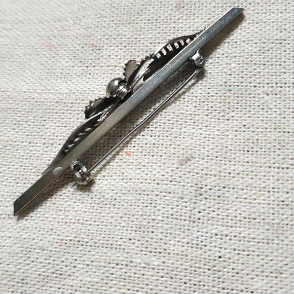 Vintage Silver Bar Brooch Unisex Victorian Revival Pin Retro Costume Jewelry - Picture 4 of 6